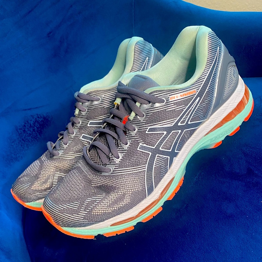 Women’s ASICS Gel-Nimbus Running Shoe Size 8
